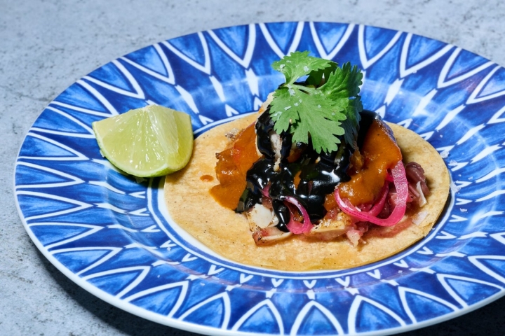 Taco de oreja y chipirón de Miga Cana.