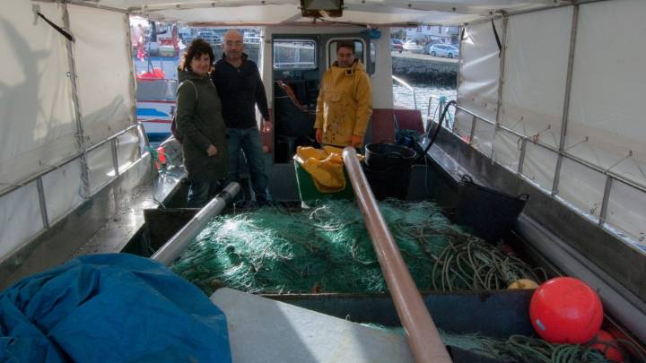 Barco de Artesans da Pesca, donde desnucan el pescado al subirlo para que no estrese./ Foto: Clara Vilar.