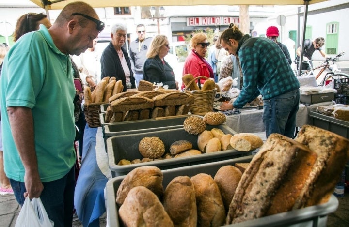 Los caracoles de canela y el pan de centeno con semillas son dos de las especialidades de Andy.