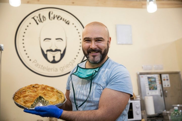 El puesto de Basilis es un pedacito de Grecia en pleno Cabanyal.