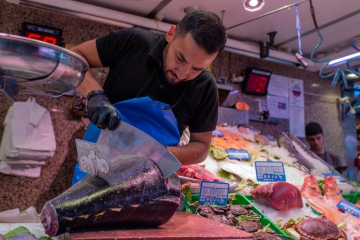 La pescadería de Antonio Lázaro es uno de los puestos más solicitados.