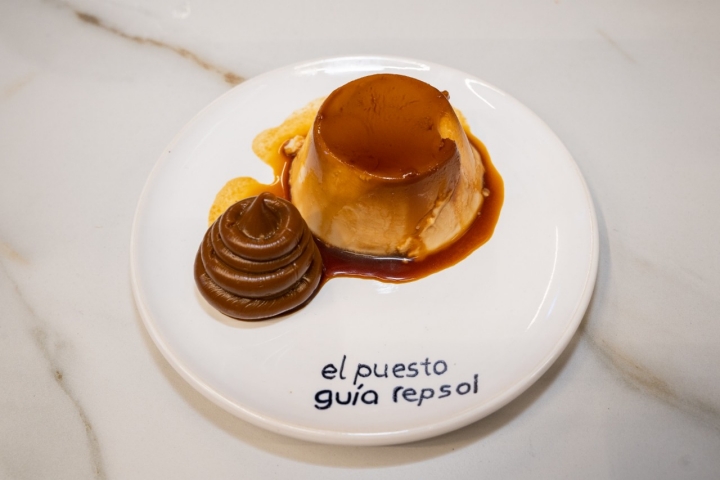 El toque dulce: un flan para los más golosos.
