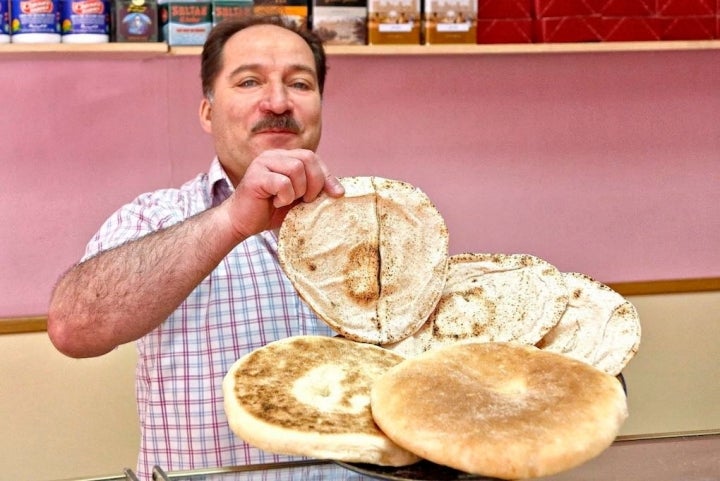 ¿Pan de pita o batbut? Me los llevo todos.