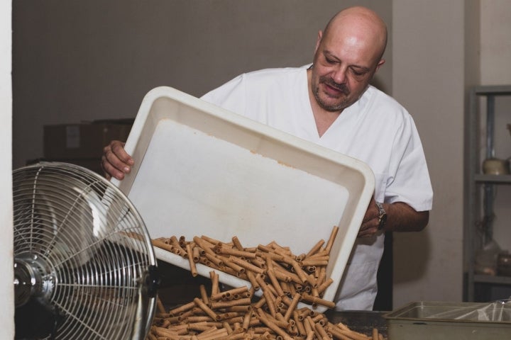 La neula o barquillo es uno de los postres más antiguos del Mediterráneo,