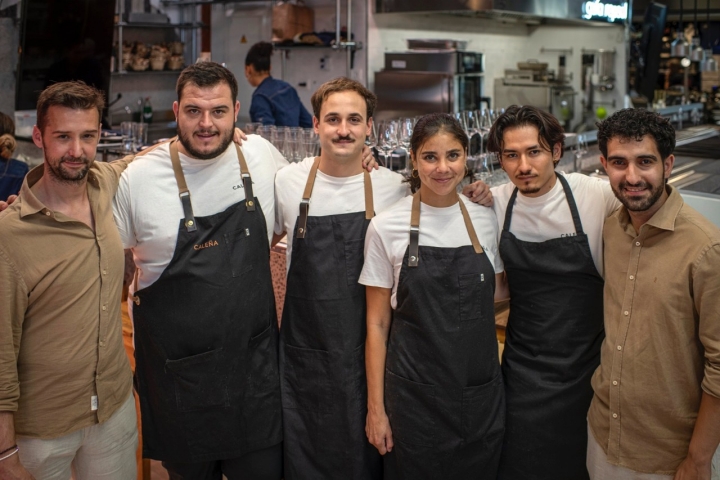 El equipo completo del Fresh! de Caleña en el Mercado Vallehermoso (Madrid).