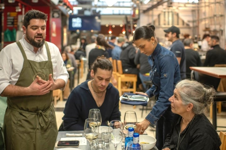 Servicio en el pop-up Fresh! de Mesón Sabor Andaluz.