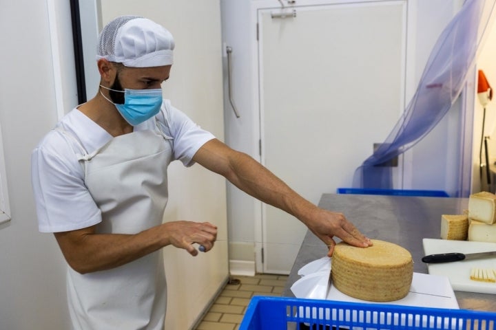 Corte de queso El Bucarito