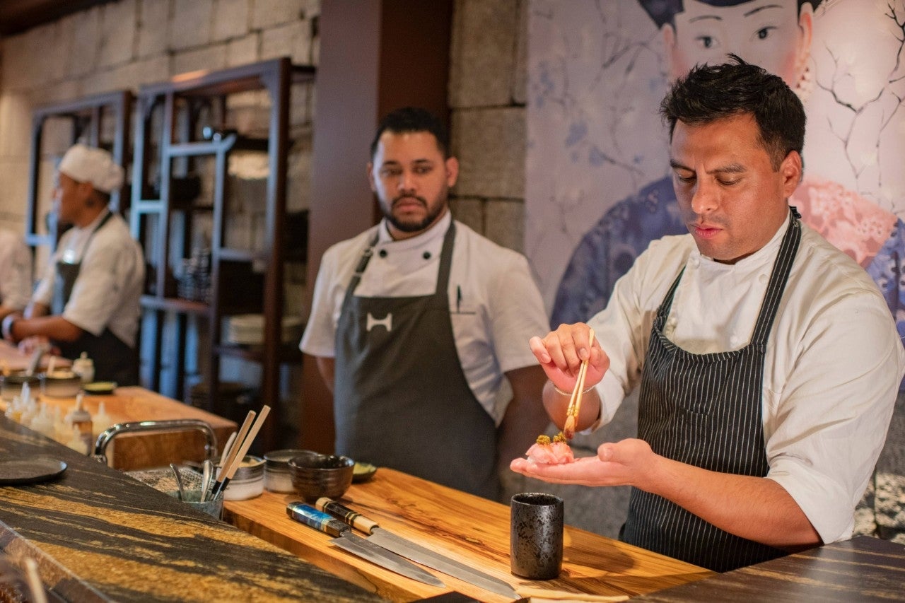 CHEF: ALEJANDRO PÉREZ. SOCIOS: VÍCTOR SETIEN Y