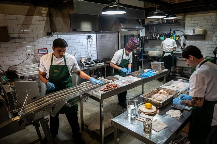 Rooftop Smokehouse Barcelona cocina