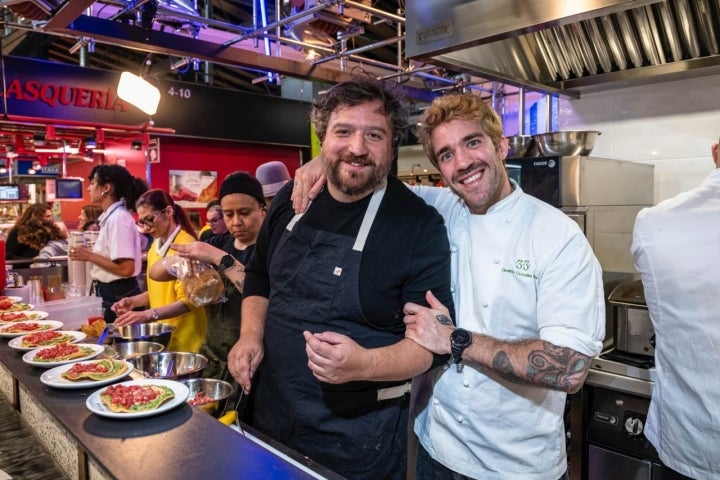 El chef Oswaldo González, de Los 33, y César de la Parra, propietario de La Once Mil.