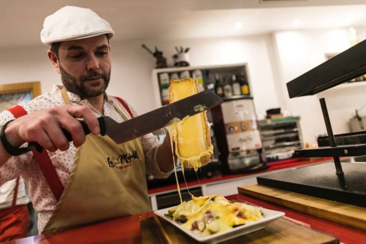 Desde tablas a platos elaborados a base de queso: aquí se sirven en torno a 200 variedades.