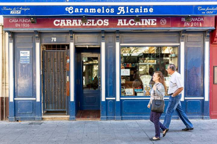 Antes de la familia Roc, la tienda fue propiedad de la familia Alcaine durante más de medio siglo.
