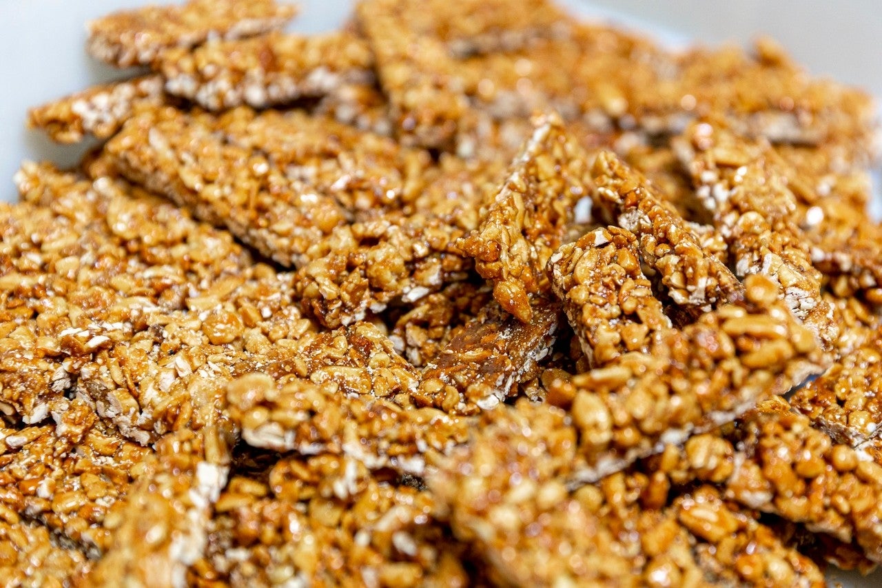 El guirlache es el turrón más emblemático y tradicional de Teruel.