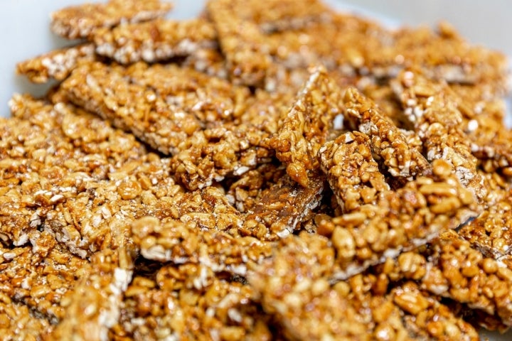 El guirlache es el turrón más emblemático y tradicional de Teruel.