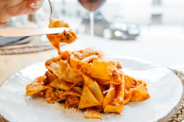 Pappardelle frescos con ragú alla bolognese.