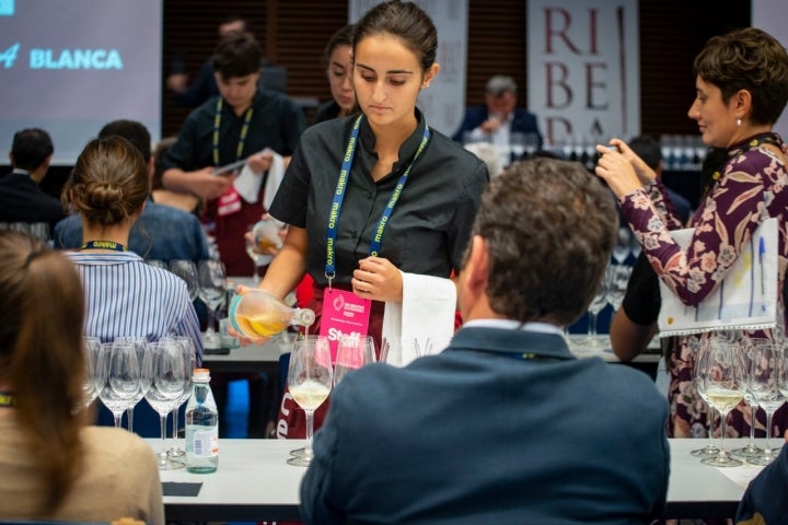 Hasta ahora, la uva de albillo mayor, se mezclaba con el tempranillo para elaborar tintos y rosados.