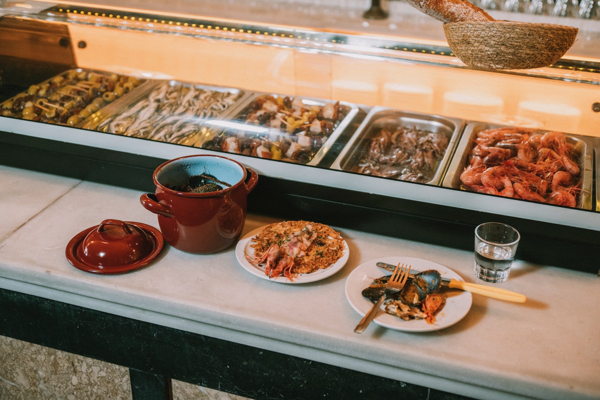 El tapeo es el rey en 'Mundial Bar'.