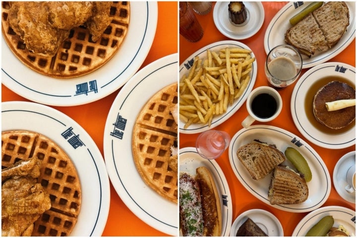 Las tortitas americanas con bacon y huevos o sus waffles con pollo frito son de lo más deseado. Foto: The Diner.