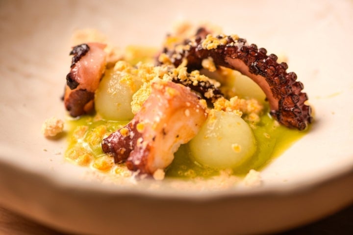 Plato de pulpo del restaurante Arrueiro (Laxe, A Coruña).