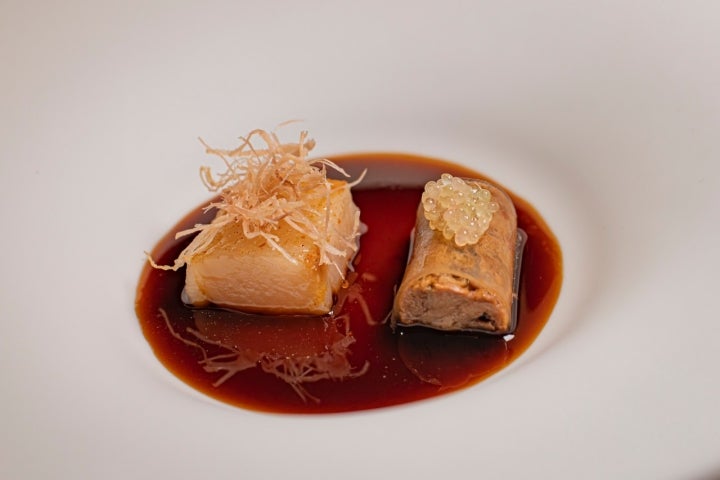 Atún rojo y cerdo ibérico.