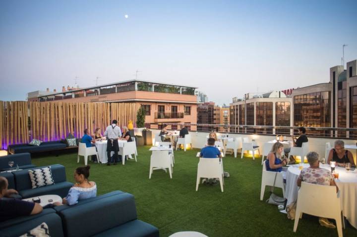 Azotea 'La Terracita del SH Valencia Palace': ambiente en la terraza
