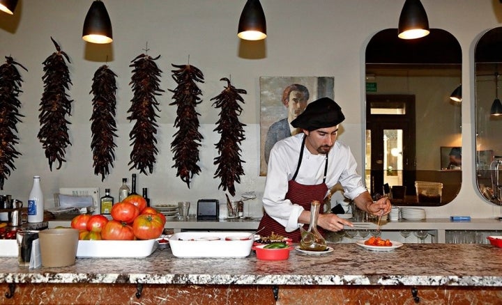 En la Tasca Celso y Manolo puedes ver cómo te preparan las tapas