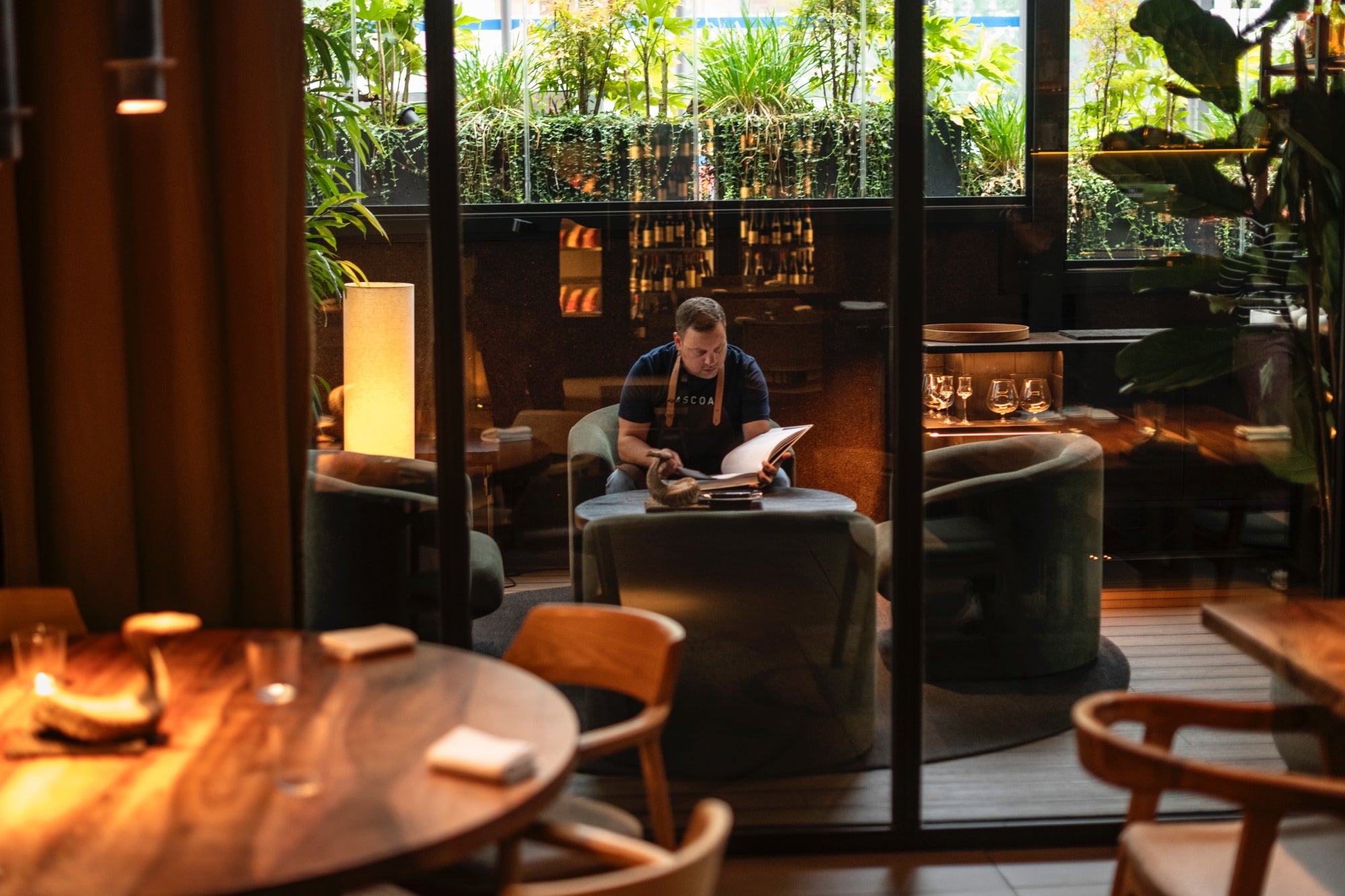 La terraza acristalada invita a una larga sobremesa.