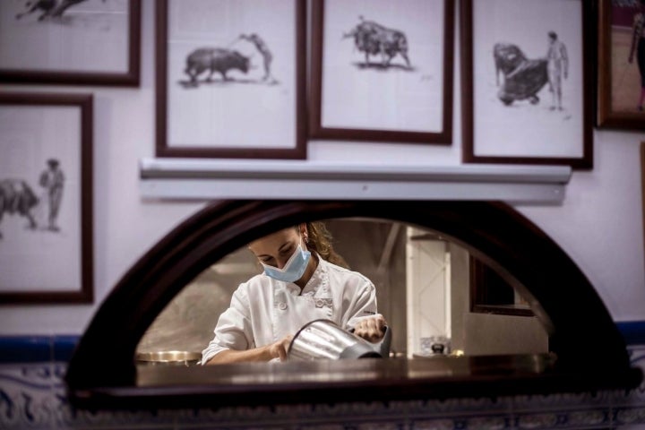 En esta bodega sirven tapas tradicionales pero también se atreven con algunas más creativas.