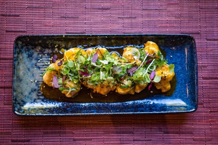 buñuelos langostinos salsa naranja de tokio a lima palma