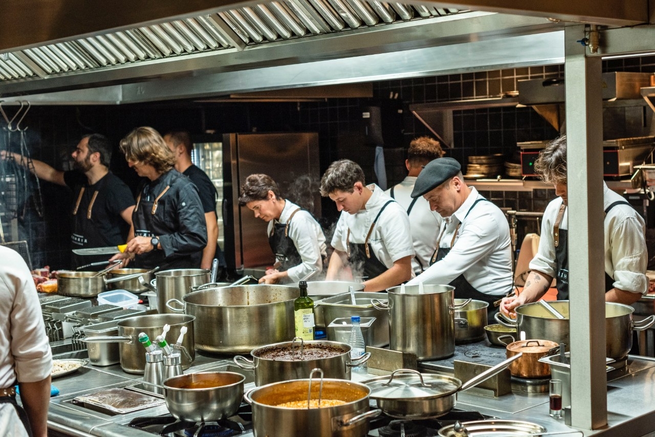 Una velada a 24 manos: las nuevas miradas de la cocina vasca