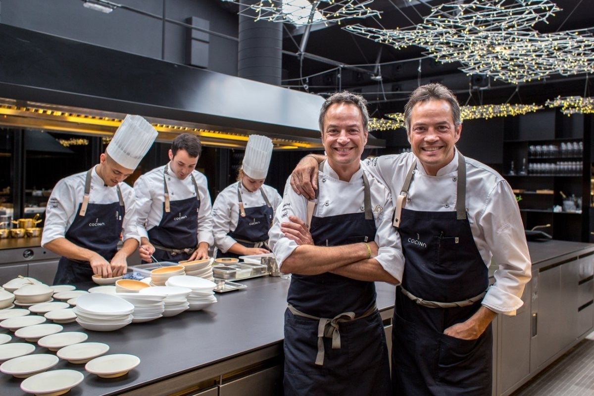 Los Torres te sientan en su cocina y la desmenuzan ante ti