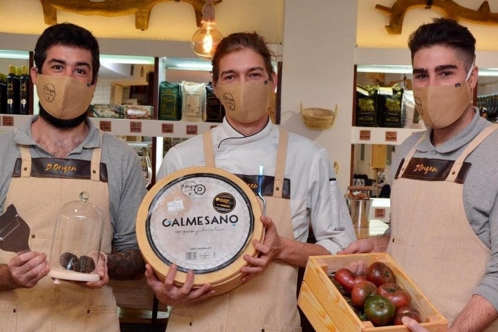 Junto a Mario Scheffer y Luis Muñoz de Luna, Gonzalo Hierro apuesta por la diversificación de su oferta. Foto: Instagram 'D'Origen'.