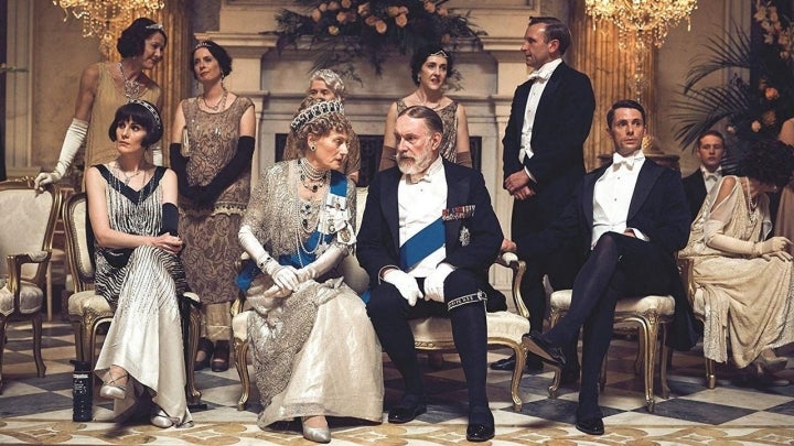 Organizar una cena y sesión de té al estilo Downton Abbey: los reyes del Reino Unido