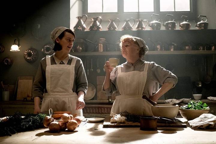 Organizar una cena y sesión de té al estilo Downton Abbey: cocinera