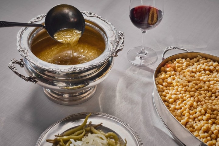 El cocido del restaurante Haroma, del Relais & Châteaux Heritage Hotel, se sirve todos los miércoles de invierno.