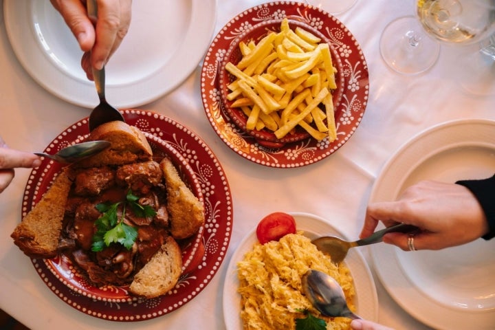 Conejo y bacalao, platos típicos de Alentejo.