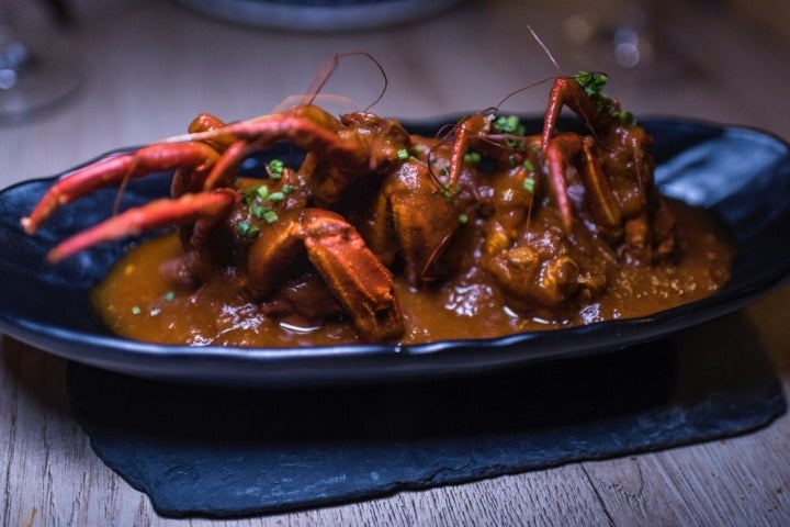 Camino Portugués por la Costa (Tramo 2): 'chilli crab' de nécoras en la taberna 'Loaira' (Pontevedra)