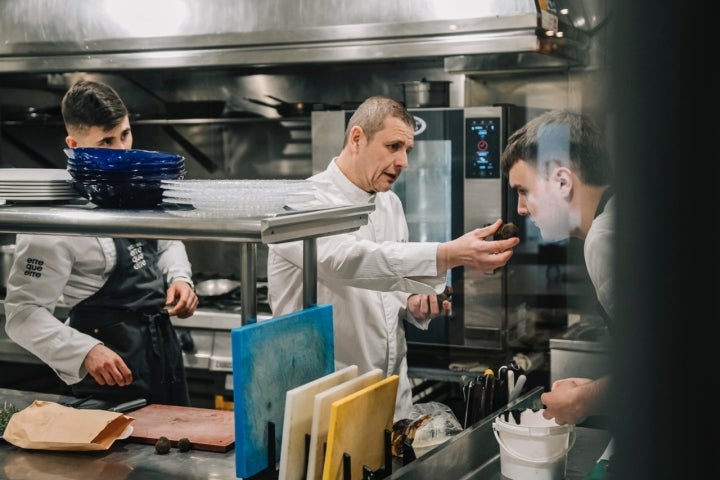 Ricardo Moltó en la cocina de Erre que Erre