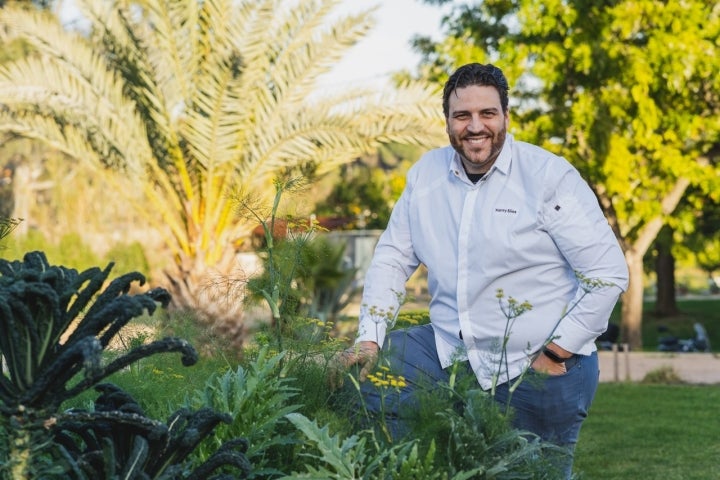 Xanty Elías hace de su antigua casa familiar un proyecto de sostenibilidad con 'Finca Alfoliz'.