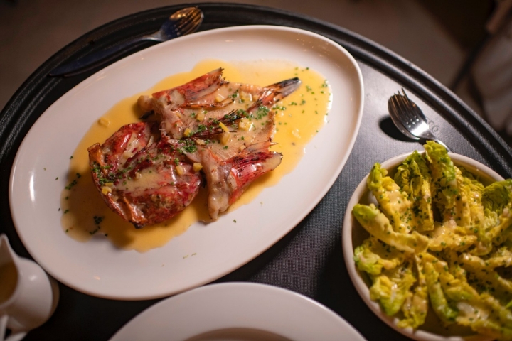 Rotja con salsa beurre blanc.