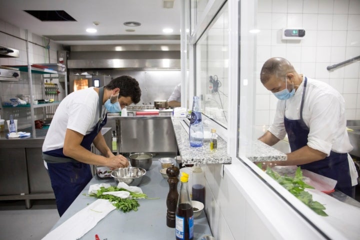 De la sierra llegan carnes y del mar especies que han sorprendido al chef, como el borriquete, muy venerado en Cádiz.