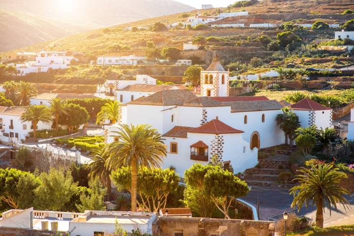 Betancuria, antigua capital de Fuerteventura y guardián de su legado culinario. Foto: Shutterstock.