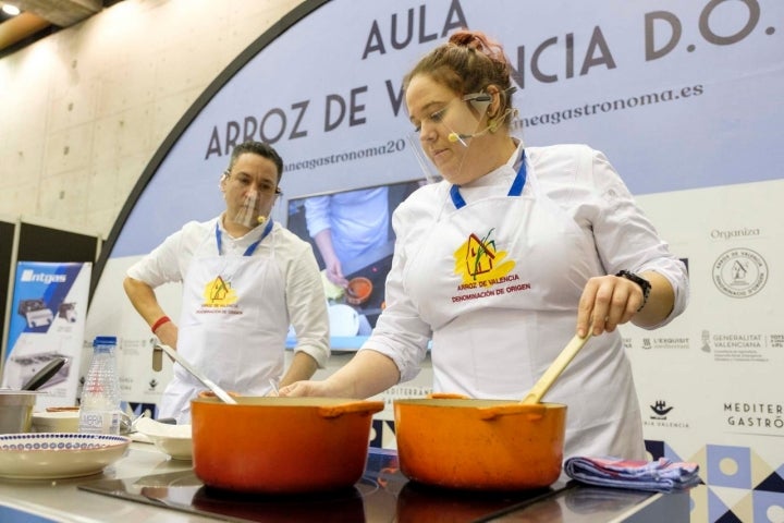 Alberto Ferruz junto a  Pepa Romans durante una de sus intervenciones. Foto: Gastrónoma.