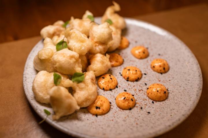Hasaku Nikkei-- tempura de langostinos con mayonesa de rocoto 