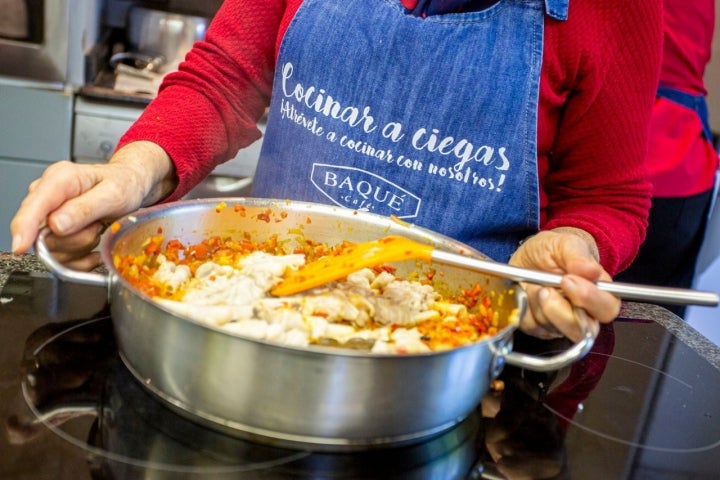 A veces realizan platos elaborados pero la mayoría de las veces siguen recetas sencillas.