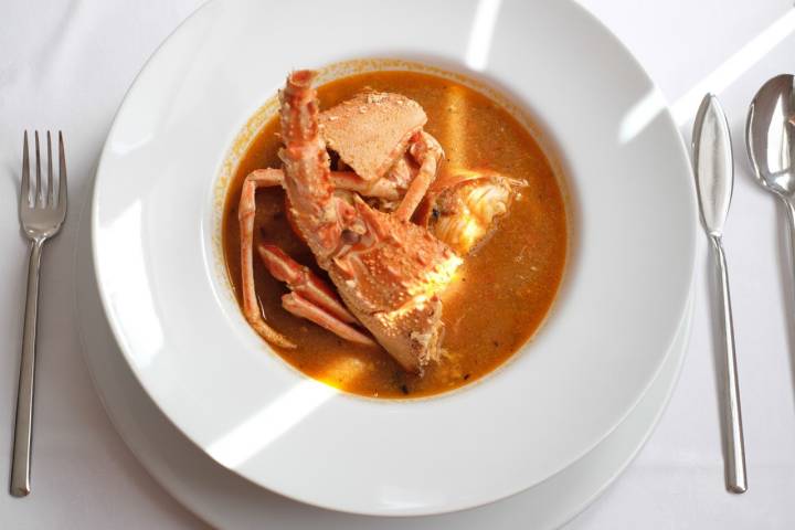 El plato icónico menorquín es una sabrosa pero sencilla sopa.