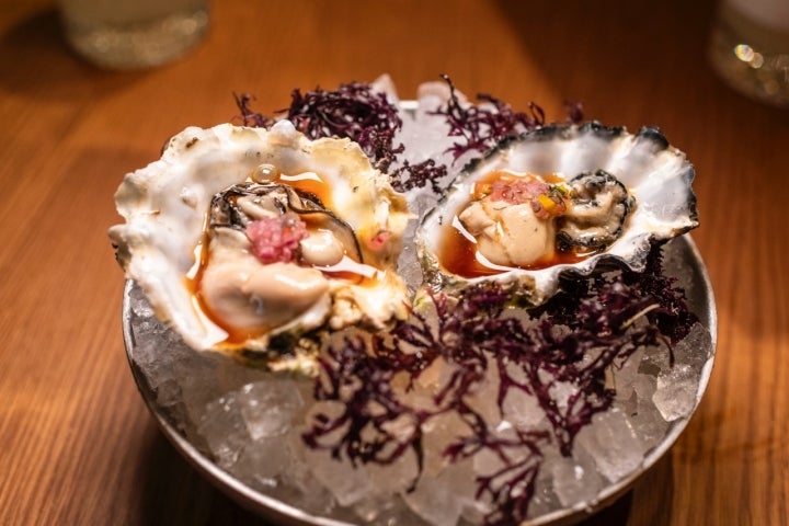 Las ostras aliñadas, puro bocado de mar.