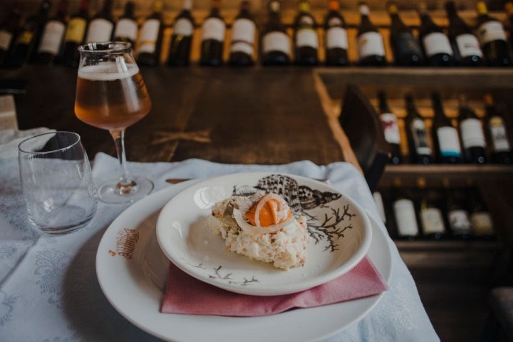 La cremosa ensaladilla de papa negra.