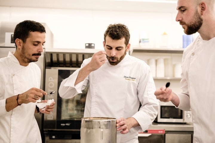 Le Llamber (Cangas del Narcea) equipo probando helado