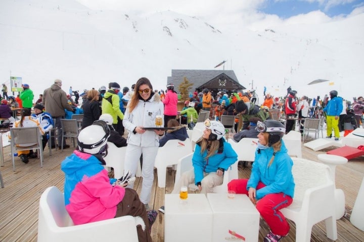 Un temtempié durante un descanso en la 'Cabaña de Izas'. Foto: Aramón Formigal Panticosa.